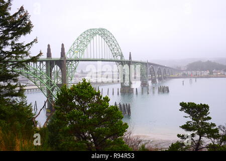 Yaquina Bay Bridge, Yaquina Bay - Newport, Oregon Stockfoto