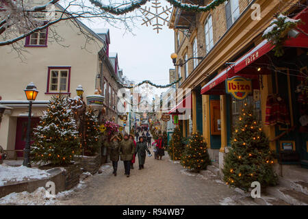 Quebec City, Quebec, Kanada ist die älteste europäische Siedlung in Nordamerika und die einzige befestigte Stadt nördlich von Mexiko, dessen Wände immer noch vorhanden sind. Stockfoto