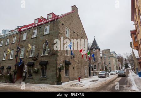 Quebec City, Quebec, Kanada ist die älteste europäische Siedlung in Nordamerika und die einzige befestigte Stadt nördlich von Mexiko, dessen Wände immer noch vorhanden sind. Stockfoto