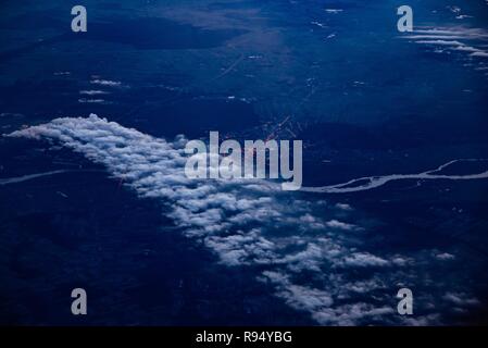 Luftaufnahme auf Gora Kalwaria in der Abenddämmerung. Weichsel oben anzeigen Stockfoto