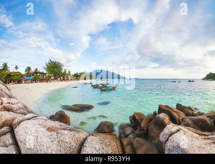 Panorama der asiatischen Paradise Beach in Thailand Stockfoto