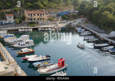 07.07.2012, Porozina, Primorje-Gorski Kotar, Kroatien - Hafen von Porozina. 0 RX 120707 D001 CAROEX.JPG [MODEL RELEASE: NEIN PROPERTY RELEASE: NEIN (c) Caro p Stockfoto