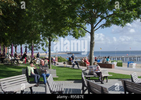 17.09.2012, Wyk Auf Foehr, Schleswig-Holstein, Deutschland - Die Promenade und der Strand von Wyk Auf Foehr. 0 RX 120917 D 221 CAROEX.JPG [MODEL RELEASE: NEIN, P Stockfoto