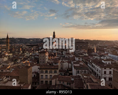 Florenz Sonnenuntergang Skyline der Stadt und den Palazzo Vecchio, Florenz, Italien Stockfoto