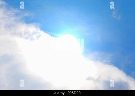 Cloud und blauen Himmelshintergrund Stockfoto