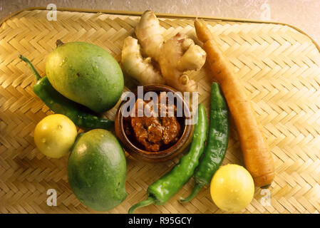 Mango Pickles Inhaltsstoffe Stockfoto