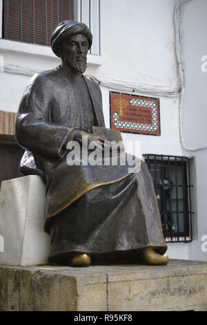 Statue des jüdischen Gelehrten Moses Maimonides, Rabbi Mosheh Ben Maimon, Córdoba, Andalusien, Spanien Stockfoto