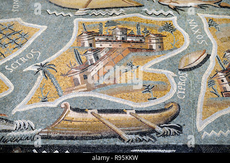 Römisches Fußbodenmosaik (c3 rd-c 4.), Plan oder Karte der Mittelmeerinsel Zypern, von der antiken römischen Stadt Ammaedara Haidra Tunesien Stockfoto