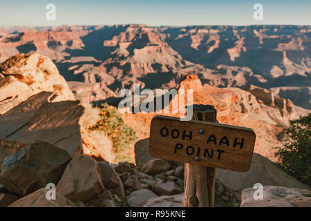 Ein Zeichen von OOH AAH Point auf der South Kaibab Trail im Grand Canyon Grand Canyon Nationalpark in Arizona, USA Stockfoto