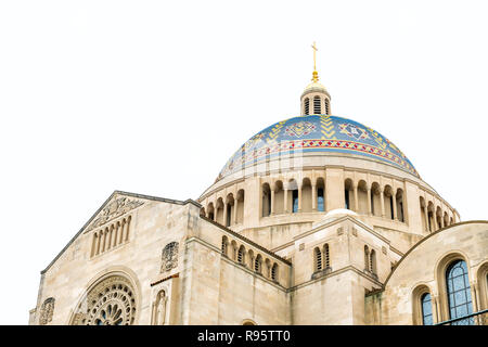 Washington DC, USA - April 1, 2018: bunte Fliesen- Blau Gold Kuppel der Basilika von Nationalheiligtum der Unbefleckten Empfängnis Katholische Kirche buil Stockfoto