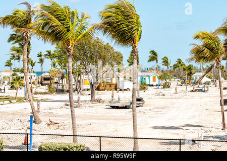 Blick auf den Bahia Honda State Park, Florida key nach, im Gefolge des Hurrikans Irma, Palmen, Pavillon, Picknick, für Reparatur geschlossen, Bau nicht Stockfoto