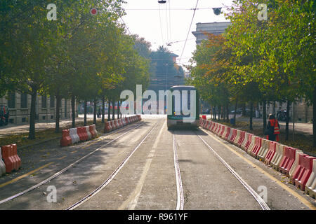 Mailand, Italien - ca. November 2017: Straßenbahn in der Stadt Mailand. Stockfoto