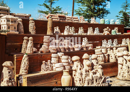 Souvenirs auf den Straßen von Kappadokien. Göreme, Türkei - September 20, 2018. Stockfoto