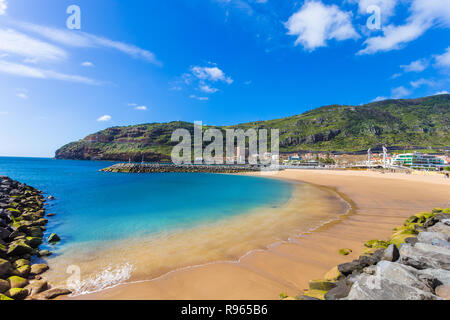 Machico Bucht, berühmten Strand der Insel Madeira in Portugal Stockfoto