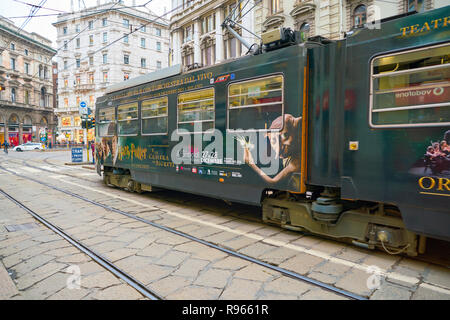 Mailand, Italien - ca. November 2017: Straßenbahn in der Stadt Mailand. Stockfoto