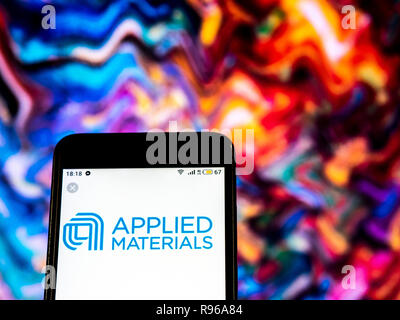 Applied Materials Manufacturing Company Logo auf dem Smartphone angezeigt Stockfoto