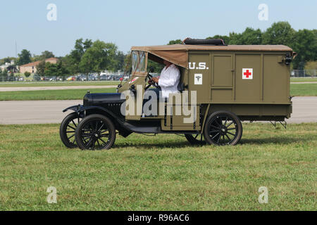 1918 Ford Model T Krankenwagen Replik. Weltkrieg 1 Dawn Patrol Jubiläum Rendezvous Ereignis. Das Nationale Museum der United States Air Force, Wright Stockfoto