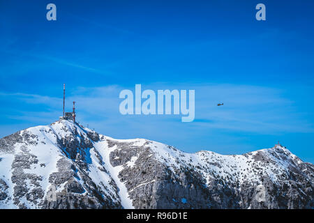 Herrlichem Bergblick Winterlandschaft von Stirovnik Peak, der höchste Gipfel der Nationalpark Lovcen, Montenegro Stockfoto