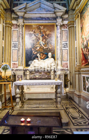 Badia di Passignano, Italien, 29. September 2018: Innenraum der Kirche in Badia di Passignano, Abtei von San Michele Arcangelo Passignano ist historisch Bene Stockfoto