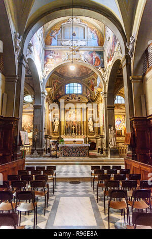 Badia di Passignano, Italien, 29. September 2018: Innenraum der Kirche in Badia di Passignano, Abtei von San Michele Arcangelo Passignano ist historisch Bene Stockfoto