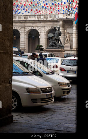 Foto LaPresse/Nicol &#xf2; Campo 20/12/2018 Turin (Italia) Cronaca tassisti Protesta davanti a Palazzo Civico Nella Foto: veduta generale Foto/LaPresse Nicol &#xf2; Campo Dezember 20, 2018 in Turin (Italien) News Taxifahrer protestieren vor dem Palazzo Civico Im Bild: Allgemeine Ansicht Stockfoto