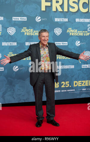 Essen, Deutschland. 18 Dez, 2018. Rudolf Kowalski, Schauspieler, auf dem Roten Teppich Red Carpet Show, Film Premiere "der Junge an der frischen Luft" vom 18.12. 2018, in der Lichtburg in Essen | Verwendung der weltweiten Kredit: dpa/Alamy leben Nachrichten Stockfoto