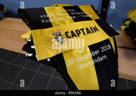 WERKENDAM, Niederlande, 20.12.2018, Fußball, Saison 2018 / 2019, Niederländische TOTO KNVB Beker, Sportpark De Zwaaier, Kozakken Boys - Vitesse, match Banner im Ankleidezimmer Stockfoto