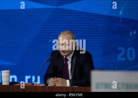 Moskau, Russland. 20 Dezember, 2018: Der russische Präsident Wladimir Putin gibt einen jährlichen am Ende des Jahres Pressekonferenz auf der Moscow World Trade Center Credit: Nikolay Winokurow/Alamy leben Nachrichten Stockfoto