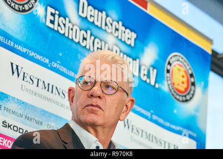 München, Deutschland. 20. Dez 2018. Franz Reindl, DEB-Präsident, halbe Größe, Porträt, in der Pressekonferenz in München, Deutschland, 20. Dezember 2018, Saison 2018/2019, © Peter Schatz/Alamy leben Nachrichten Stockfoto