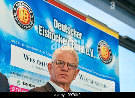 München, Deutschland. 20. Dez 2018. Franz Reindl, DEB-Präsident, halbe Größe, Porträt, in der Pressekonferenz in München, Deutschland, 20. Dezember 2018, Saison 2018/2019, © Peter Schatz/Alamy leben Nachrichten Stockfoto