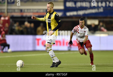 WERKENDAM, Niederlande, 20.12.2018, Fußball, Saison 2018 / 2019, Niederländische TOTO KNVB Beker, Vitesse player Rasmus Thelander während des Spiels Kozakken Boys-Vitesse 1-2 Stockfoto