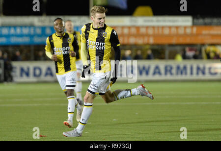 WERKENDAM, Niederlande, 20.12.2018, Fußball, Saison 2018 / 2019, Niederländische Vitesse Spieler Martin Odegaard nach seinem späten Siegtor während des Spiels Kozakken Boys-Vitesse 1-2 Stockfoto