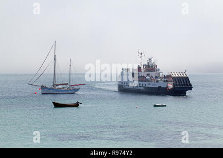 Loch Buie, Glasgow Caledonian Mac Brayne Fähre. Gerade aus Fionnphort, Mull, Iona Sound, zum Pier, Port Ronain, Insel Iona. Die Inneren Hebriden, Argyll und Bute. Schottland. Stockfoto