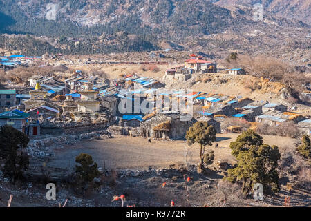 Samagao/Samagaun eine ethnisch tibetischen Dorf liegt an der Manaslu Circuit trekking Route in Nepal Himalaya Stockfoto