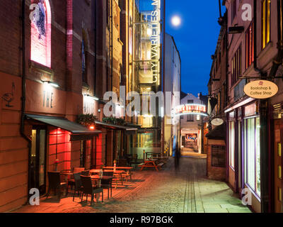 Stadt Sorten restauriertes Gebäude aus dem 19. Jahrhundert Music Hall in der Dämmerung auf der Swan Street in Leeds West Yorkshire England Stockfoto