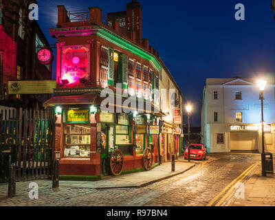 Caravanserai Restaurant in Crown Street in der Abenddämmerung in Leeds West Yorkshire England Stockfoto