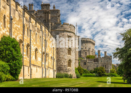 Eine Außenansicht von Schloss Windsor in Windsor, Berkshire, Großbritannien, Großbritannien, Europa. Stockfoto