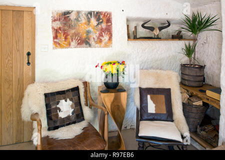 Rockhouse Retreat, eine Höhle aus einem 800 Jahre alten Höhle von Angelo Mastropietro geschnitzt Stockfoto