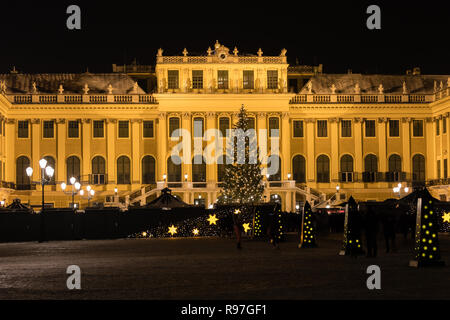 Schloss Schönbrunn Weihnachtsmarkt in Wien, Österreich Stockfoto