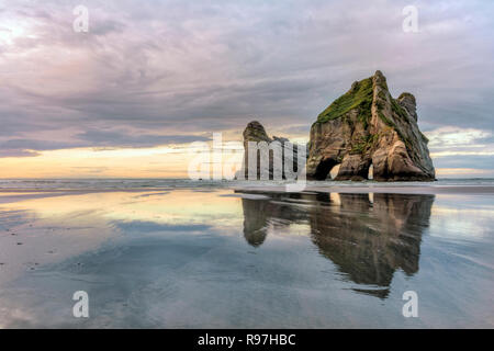 Wharariki Beach, Cape Farewell, Puponga, Südinsel, Neuseeland Stockfoto