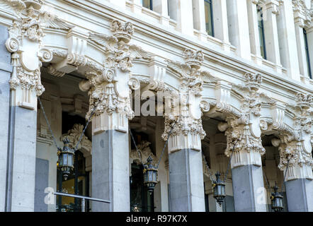 Cibeles Palast (Palacio de Cibeles, 1993): Rathaus von Madrid (ehemals Palast der Kommunikation), kulturelles Zentrum des Kapitals und der berühmten Denkmal von t Stockfoto