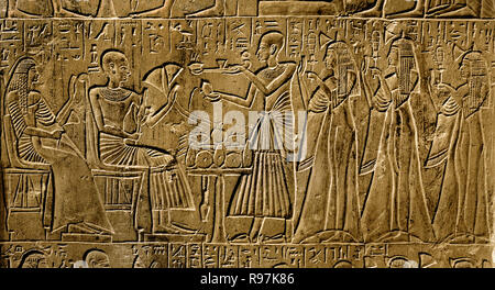 Hori (Rechteck stehen, Gesims; Pyramidion) stèle-Stele, Kalkstein 145 x 95 x 19 cm, 380 kg Neue Empire; 19. Dynastie Ca. 1250-1200 v. Chr.. Ägypten, Ägyptische. Stockfoto
