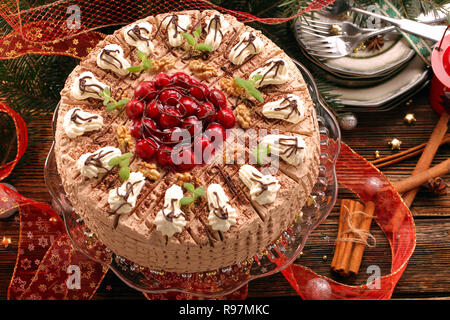 Christmas Cake Mutter Schokolade mit Kirschen Stockfoto