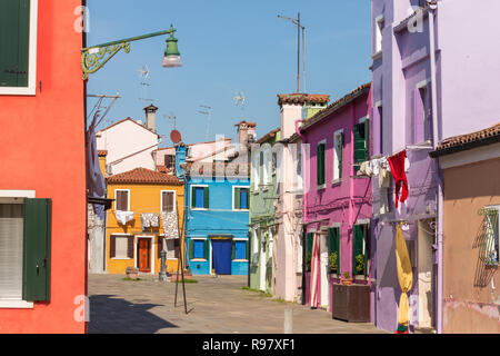 Bunte Häuser in Burano, Venedig, Italien. Stockfoto
