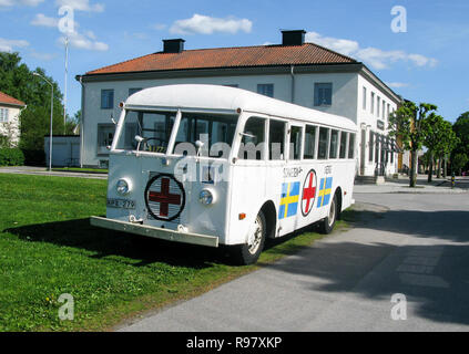 Einen der weißen Busse, der half, das Rote Kreuz zu tragen deutsche Konzentrationslager am Ende des Krieges nach Schweden zu erhalten Stockfoto