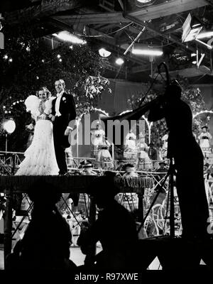 Original Film Titel: DANCING LADY. Englischer Titel: DANCING LADY. Jahr: 1933. Regie: Robert Z. LEONARD. Stars: FRED Astaire; JOAN CRAWFORD. Credit: M.G.M/Album Stockfoto