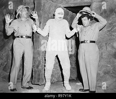 Original Film Titel: Abbott und Costello TREFFEN DIE MUMIE. Englischer Titel: Abbott und Costello TREFFEN DIE MUMIE. Jahr: 1955. Regie: Charles Lamont. Stars: Bud Abbott und Lou Costello. Quelle: UNIVERSAL PICTURES/Album Stockfoto