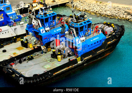 Tow Boote im Hafen von Kralendijk Stockfoto