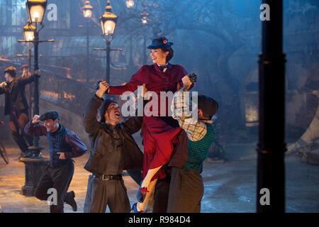 Original Film Titel: MARY POPPINS ZURÜCK. Englischer Titel: MARY POPPINS ZURÜCK. Jahr: 2018. Regie: Rob Marshall. Stars: Emily Blunt. Credit: LUCAMAR PRODUKTIONEN/MARC PLATT PRODUKTIONEN/WALT DISNEY/Album Stockfoto