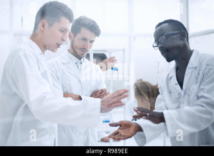 Team von Biologen Forscher im Labor arbeiten Stockfoto